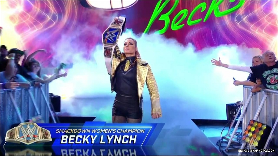 WWE_Friday_Night_SmackDown_2021_10_22_720p_HDTV_x264-Star_mkv_004643878.jpg
