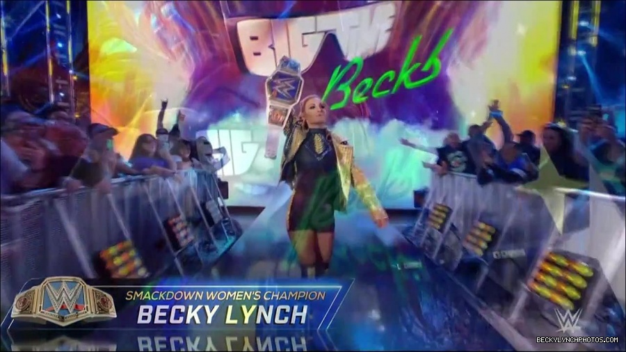 WWE_Friday_Night_SmackDown_2021_10_22_720p_HDTV_x264-Star_mkv_004645079.jpg