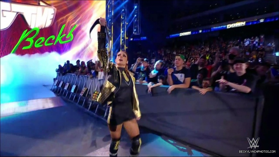 WWE_Friday_Night_SmackDown_2021_10_22_720p_HDTV_x264-Star_mkv_004649884.jpg
