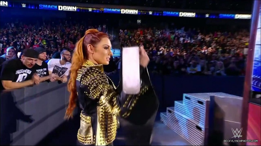 WWE_Friday_Night_SmackDown_2021_10_22_720p_HDTV_x264-Star_mkv_004653487.jpg