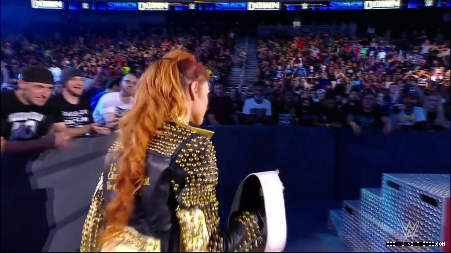 WWE_Friday_Night_SmackDown_2021_10_22_720p_HDTV_x264-Star_mkv_004655489.jpg