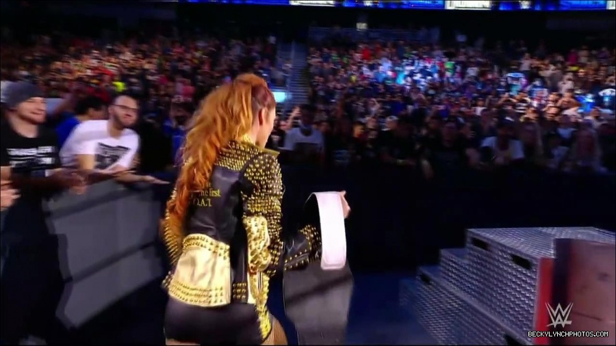 WWE_Friday_Night_SmackDown_2021_10_22_720p_HDTV_x264-Star_mkv_004655890.jpg