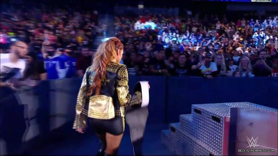 WWE_Friday_Night_SmackDown_2021_10_22_720p_HDTV_x264-Star_mkv_004656290.jpg