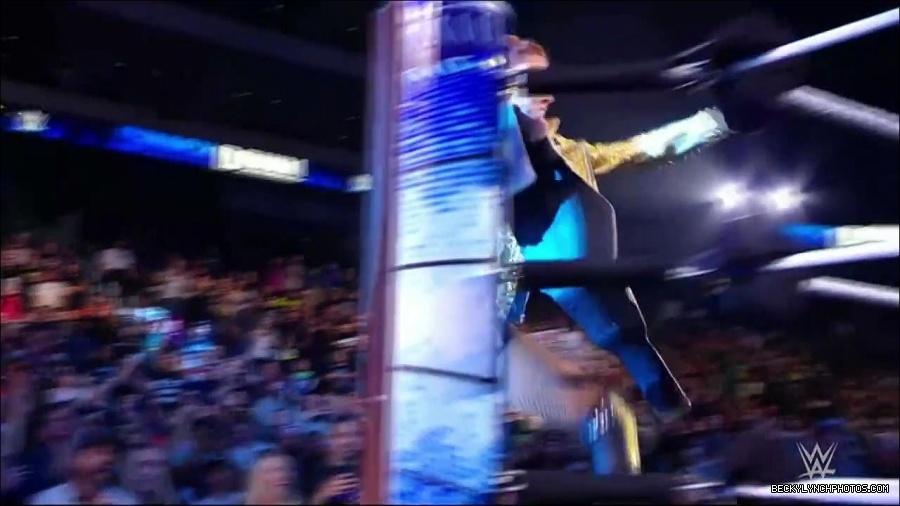 WWE_Friday_Night_SmackDown_2021_10_22_720p_HDTV_x264-Star_mkv_004661495.jpg