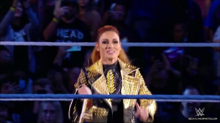 WWE_Friday_Night_SmackDown_2021_10_22_720p_HDTV_x264-Star_mkv_004665099.jpg
