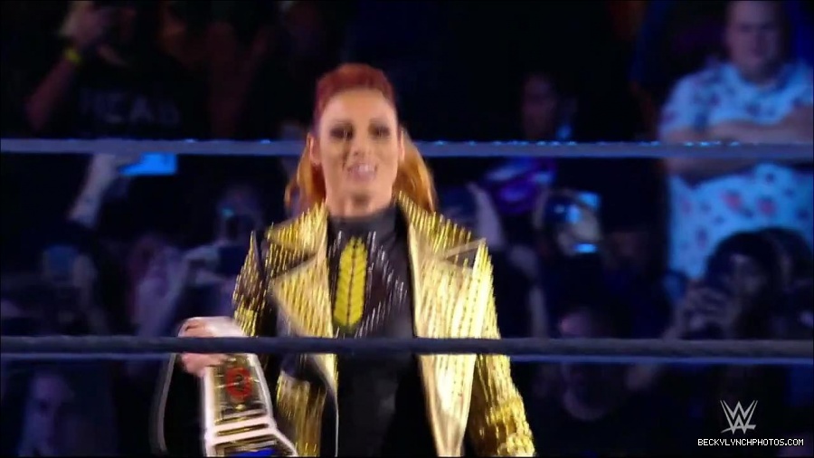 WWE_Friday_Night_SmackDown_2021_10_22_720p_HDTV_x264-Star_mkv_004665499.jpg