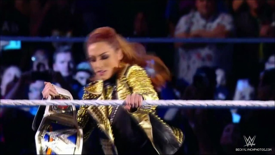 WWE_Friday_Night_SmackDown_2021_10_22_720p_HDTV_x264-Star_mkv_004666700.jpg