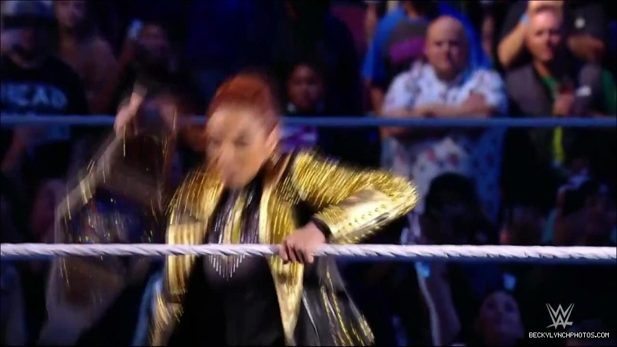 WWE_Friday_Night_SmackDown_2021_10_22_720p_HDTV_x264-Star_mkv_004667101.jpg