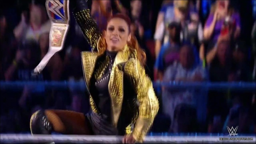 WWE_Friday_Night_SmackDown_2021_10_22_720p_HDTV_x264-Star_mkv_004667501.jpg