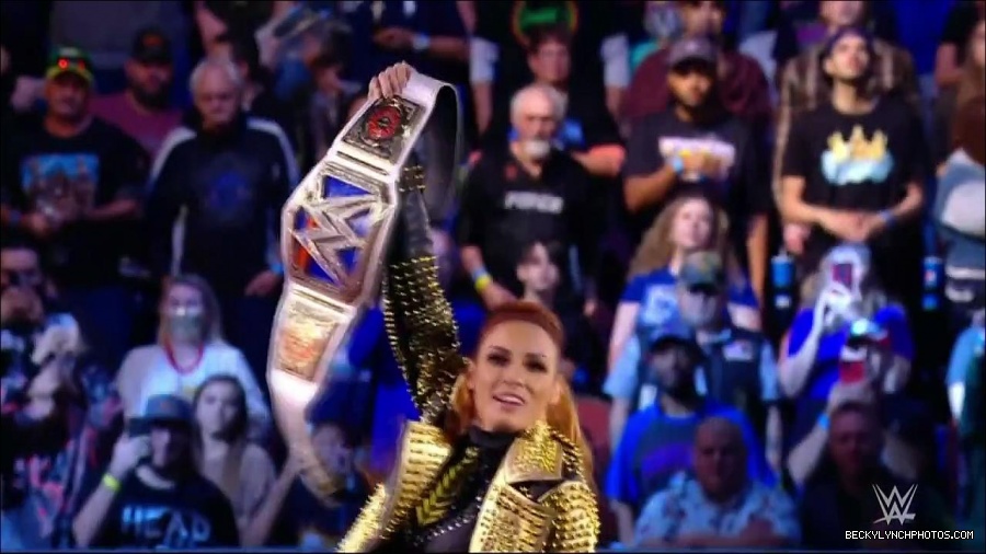 WWE_Friday_Night_SmackDown_2021_10_22_720p_HDTV_x264-Star_mkv_004667902.jpg
