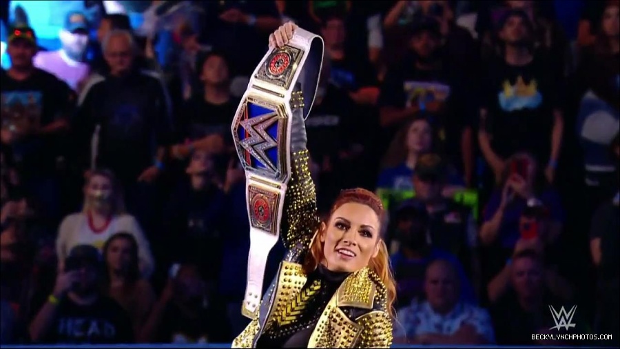 WWE_Friday_Night_SmackDown_2021_10_22_720p_HDTV_x264-Star_mkv_004668702.jpg