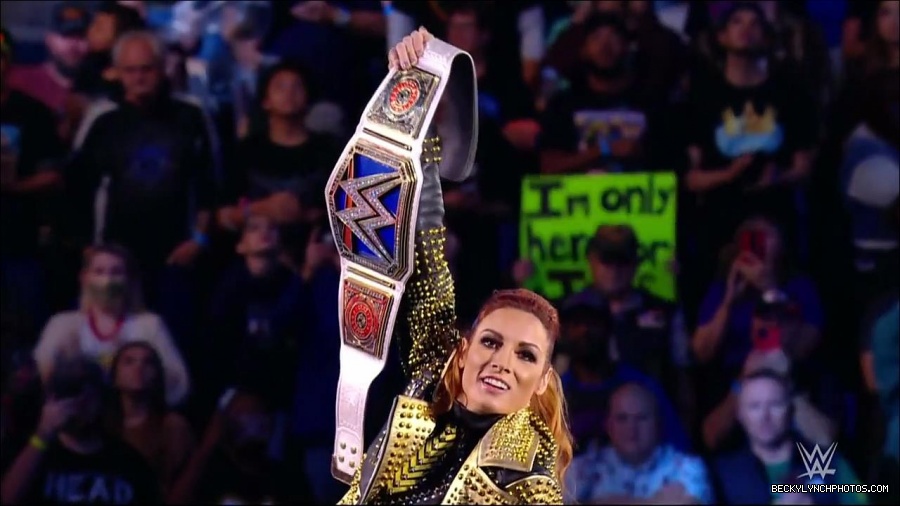 WWE_Friday_Night_SmackDown_2021_10_22_720p_HDTV_x264-Star_mkv_004669103.jpg