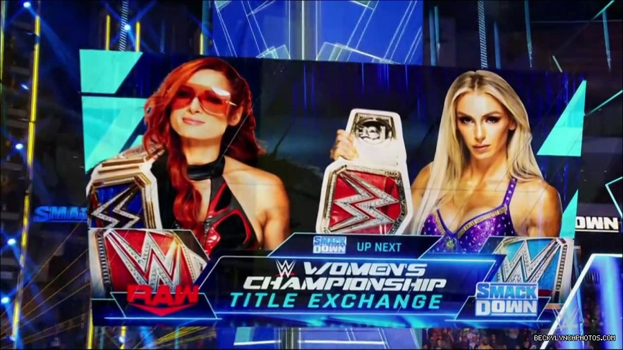 WWE_Friday_Night_SmackDown_2021_10_22_720p_HDTV_x264-Star_mkv_004681115.jpg