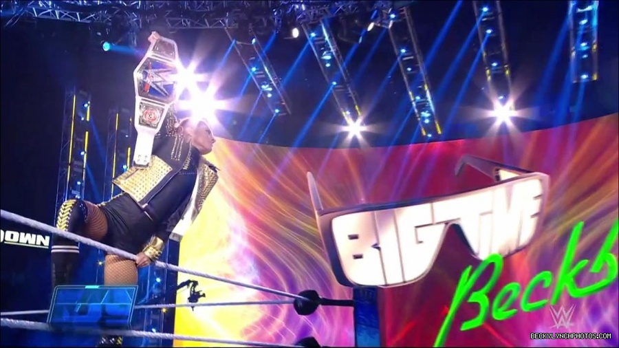 WWE_Friday_Night_SmackDown_2021_10_22_720p_HDTV_x264-Star_mkv_004683117.jpg