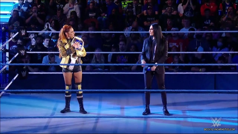 WWE_Friday_Night_SmackDown_2021_10_22_720p_HDTV_x264-Star_mkv_004803337.jpg