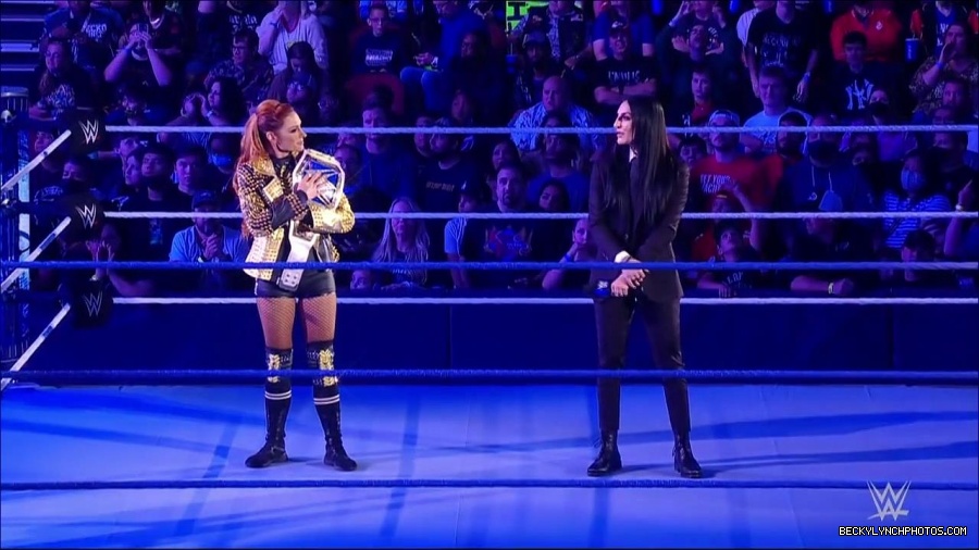 WWE_Friday_Night_SmackDown_2021_10_22_720p_HDTV_x264-Star_mkv_004803737.jpg