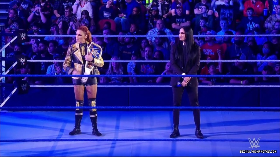 WWE_Friday_Night_SmackDown_2021_10_22_720p_HDTV_x264-Star_mkv_004804538.jpg