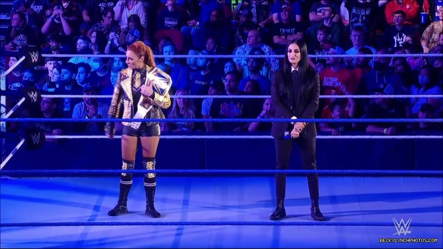WWE_Friday_Night_SmackDown_2021_10_22_720p_HDTV_x264-Star_mkv_004804938.jpg