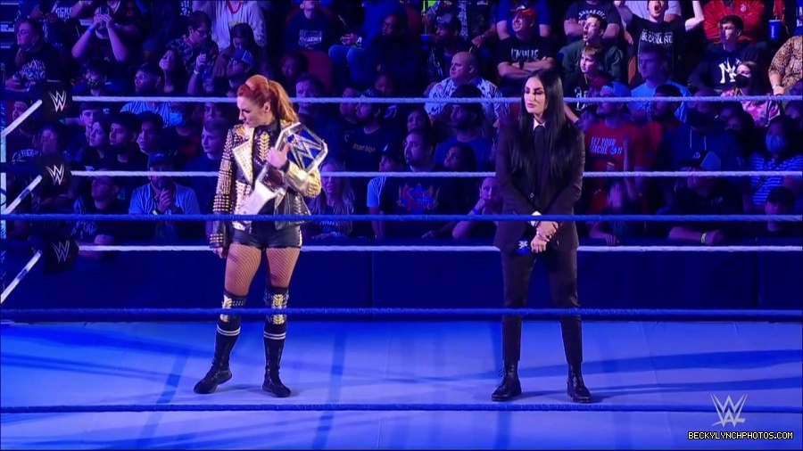 WWE_Friday_Night_SmackDown_2021_10_22_720p_HDTV_x264-Star_mkv_004805339.jpg
