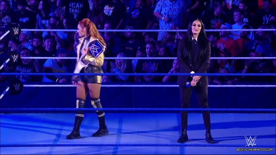 WWE_Friday_Night_SmackDown_2021_10_22_720p_HDTV_x264-Star_mkv_004807741.jpg