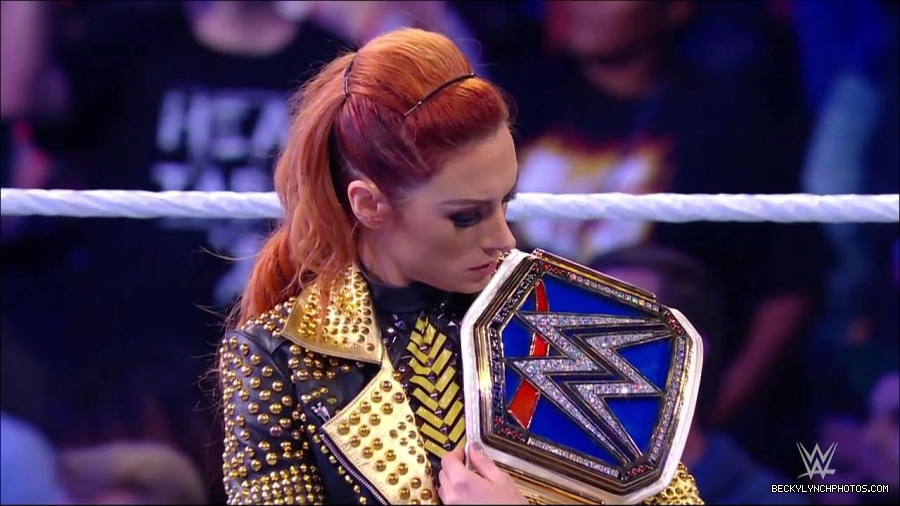 WWE_Friday_Night_SmackDown_2021_10_22_720p_HDTV_x264-Star_mkv_004843377.jpg