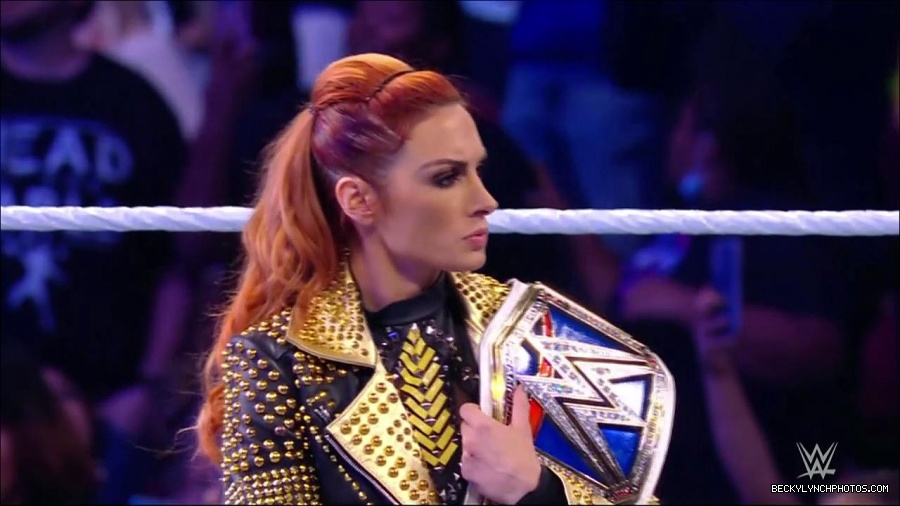 WWE_Friday_Night_SmackDown_2021_10_22_720p_HDTV_x264-Star_mkv_004862596.jpg