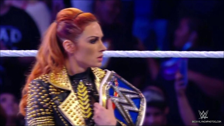 WWE_Friday_Night_SmackDown_2021_10_22_720p_HDTV_x264-Star_mkv_004863797.jpg