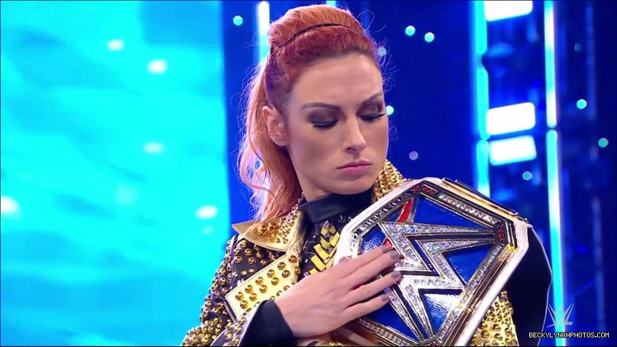 WWE_Friday_Night_SmackDown_2021_10_22_720p_HDTV_x264-Star_mkv_004878612.jpg