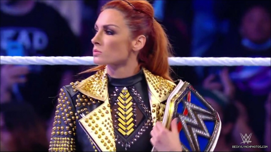 WWE_Friday_Night_SmackDown_2021_10_22_720p_HDTV_x264-Star_mkv_004883817.jpg