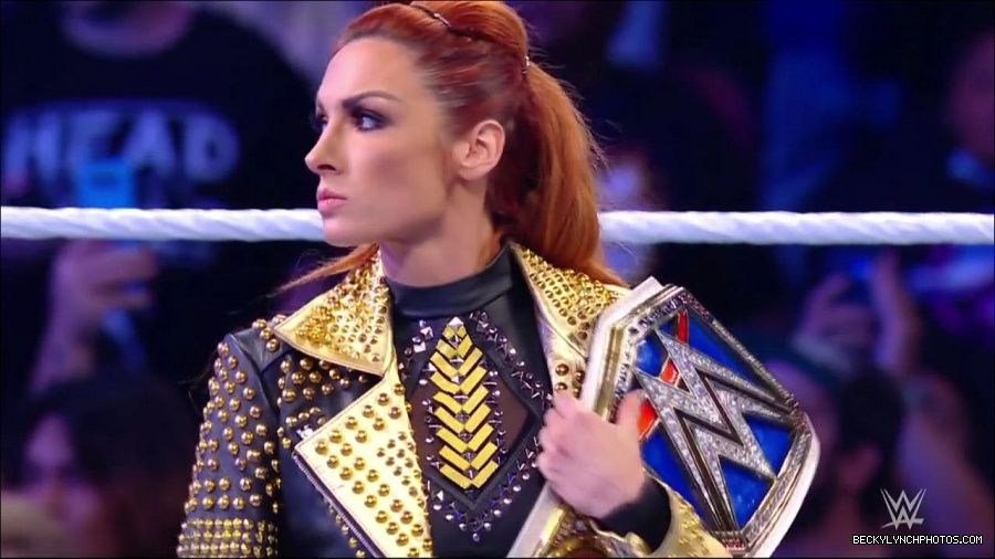 WWE_Friday_Night_SmackDown_2021_10_22_720p_HDTV_x264-Star_mkv_004884218.jpg