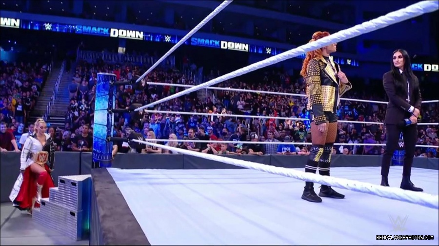 WWE_Friday_Night_SmackDown_2021_10_22_720p_HDTV_x264-Star_mkv_004887020.jpg