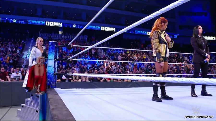 WWE_Friday_Night_SmackDown_2021_10_22_720p_HDTV_x264-Star_mkv_004889423.jpg