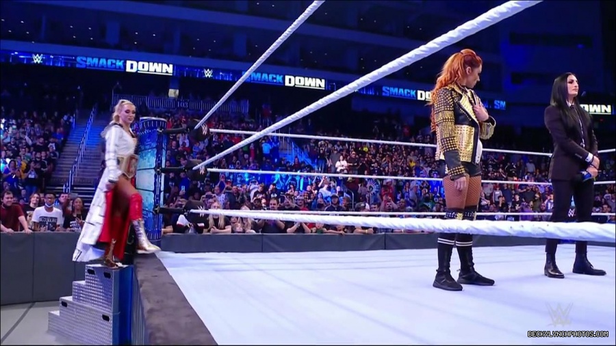 WWE_Friday_Night_SmackDown_2021_10_22_720p_HDTV_x264-Star_mkv_004889823.jpg