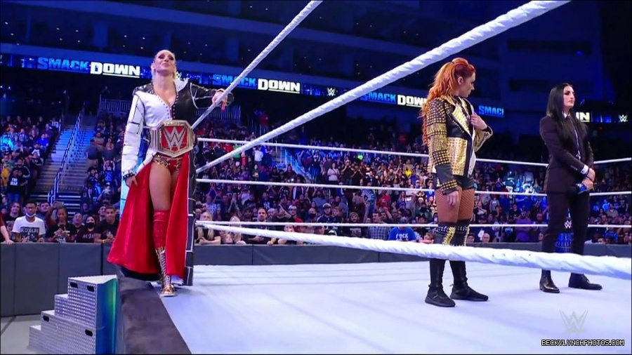 WWE_Friday_Night_SmackDown_2021_10_22_720p_HDTV_x264-Star_mkv_004891825.jpg