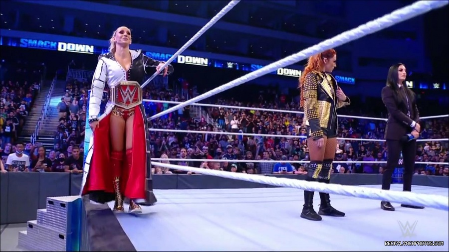 WWE_Friday_Night_SmackDown_2021_10_22_720p_HDTV_x264-Star_mkv_004892226.jpg