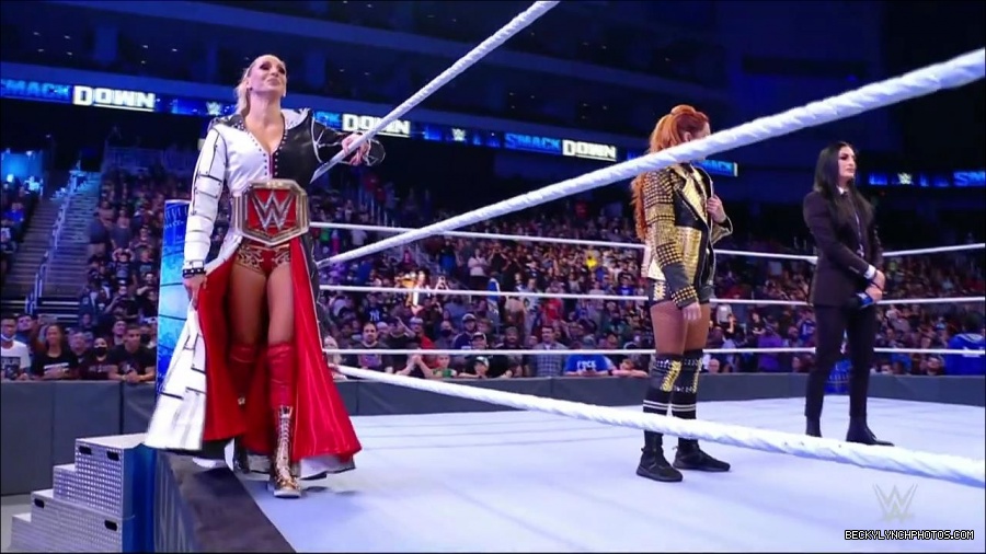 WWE_Friday_Night_SmackDown_2021_10_22_720p_HDTV_x264-Star_mkv_004892626.jpg