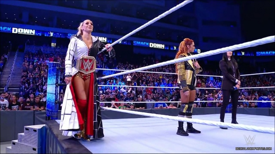 WWE_Friday_Night_SmackDown_2021_10_22_720p_HDTV_x264-Star_mkv_004893427.jpg
