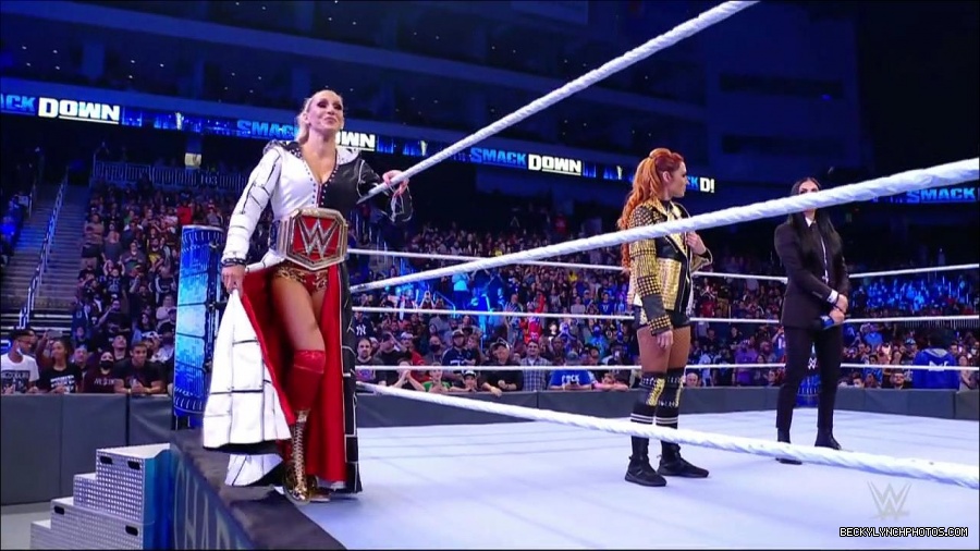 WWE_Friday_Night_SmackDown_2021_10_22_720p_HDTV_x264-Star_mkv_004893827.jpg