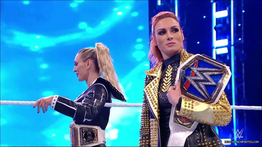 WWE_Friday_Night_SmackDown_2021_10_22_720p_HDTV_x264-Star_mkv_004895028.jpg