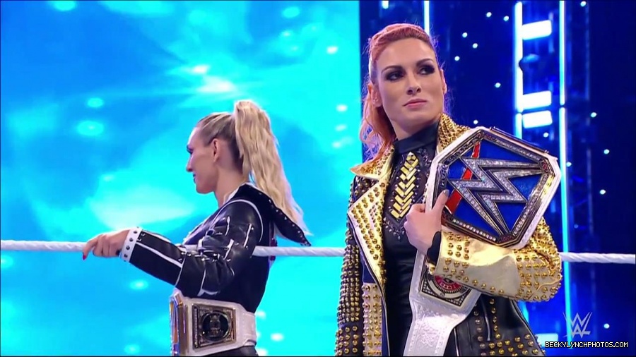 WWE_Friday_Night_SmackDown_2021_10_22_720p_HDTV_x264-Star_mkv_004895429.jpg