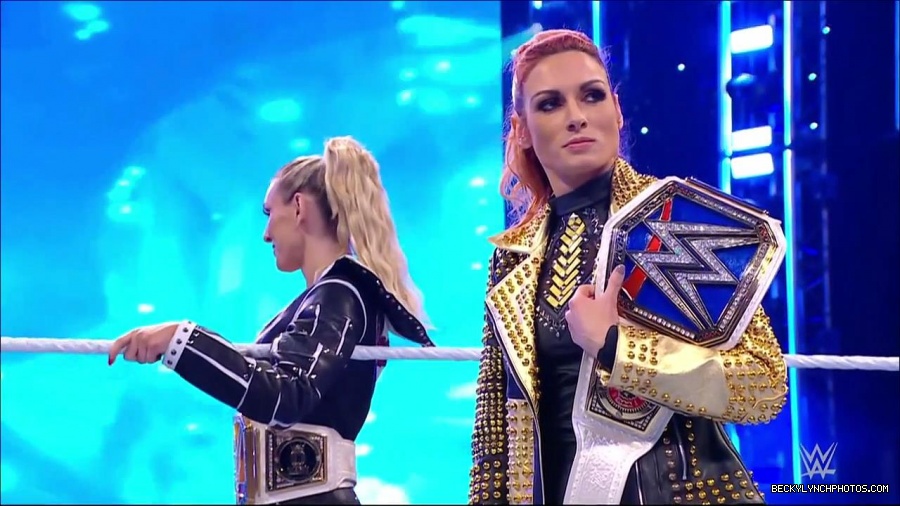 WWE_Friday_Night_SmackDown_2021_10_22_720p_HDTV_x264-Star_mkv_004895829.jpg