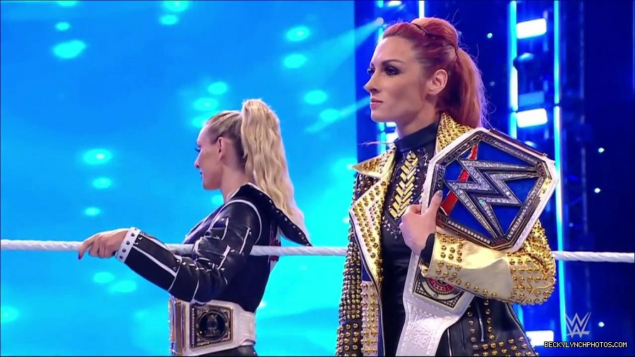 WWE_Friday_Night_SmackDown_2021_10_22_720p_HDTV_x264-Star_mkv_004897030.jpg