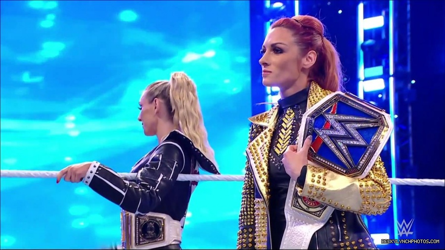 WWE_Friday_Night_SmackDown_2021_10_22_720p_HDTV_x264-Star_mkv_004897431.jpg