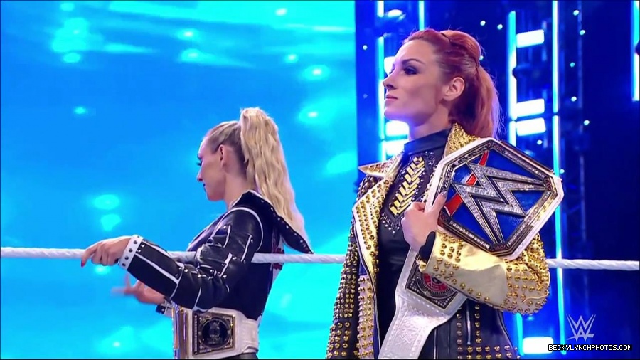 WWE_Friday_Night_SmackDown_2021_10_22_720p_HDTV_x264-Star_mkv_004898232.jpg