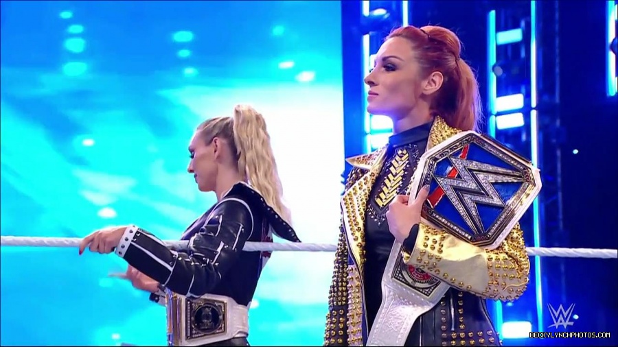 WWE_Friday_Night_SmackDown_2021_10_22_720p_HDTV_x264-Star_mkv_004898632.jpg
