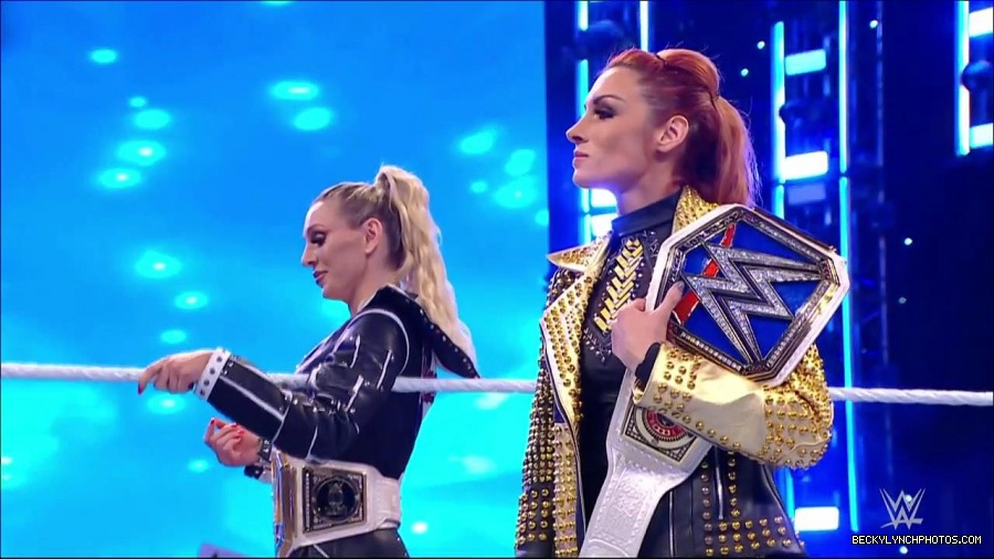 WWE_Friday_Night_SmackDown_2021_10_22_720p_HDTV_x264-Star_mkv_004899833.jpg