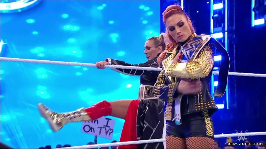 WWE_Friday_Night_SmackDown_2021_10_22_720p_HDTV_x264-Star_mkv_004902236.jpg