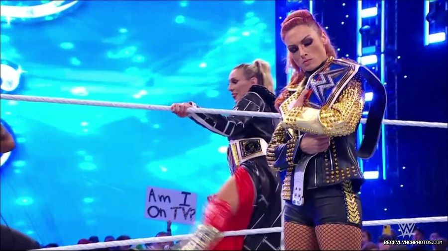 WWE_Friday_Night_SmackDown_2021_10_22_720p_HDTV_x264-Star_mkv_004902636.jpg