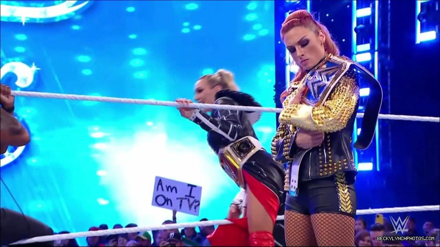 WWE_Friday_Night_SmackDown_2021_10_22_720p_HDTV_x264-Star_mkv_004903036.jpg