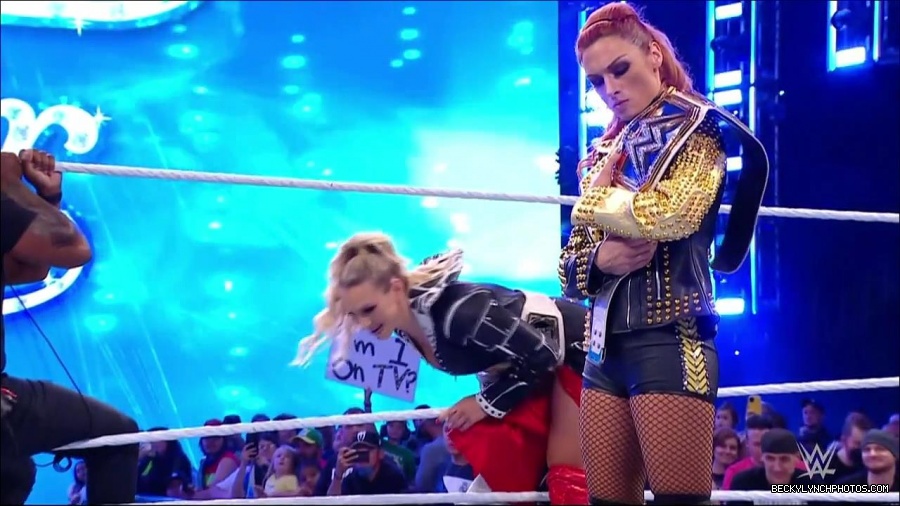 WWE_Friday_Night_SmackDown_2021_10_22_720p_HDTV_x264-Star_mkv_004903837.jpg